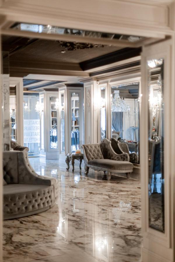 Hotel Aristocrat Чернивци Екстериор снимка